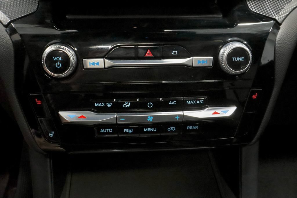 Used 2023 Ford Explorer ST-Line AWD/4WD image 30