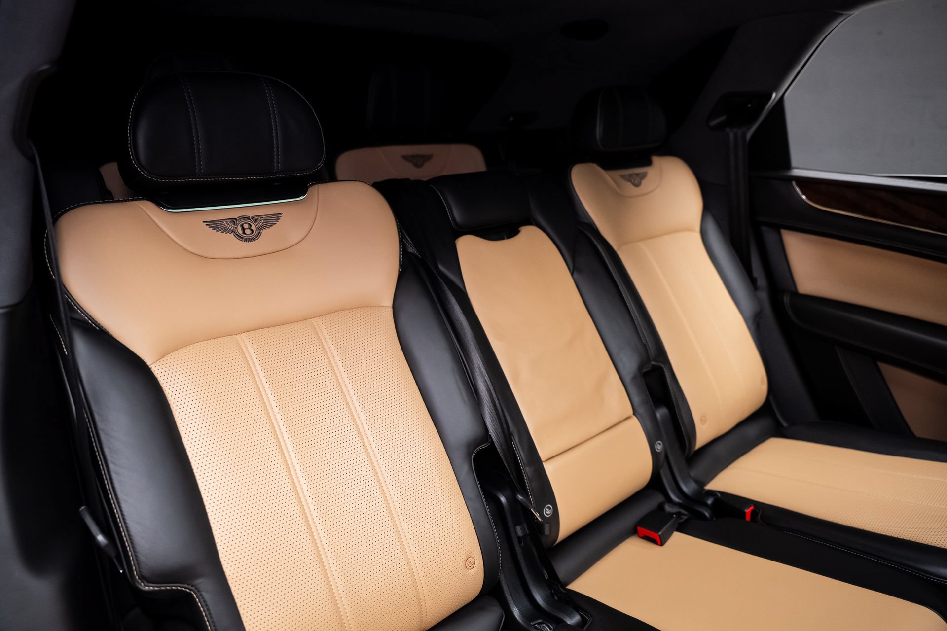 Used 2018 Bentley Bentayga AWD/4WD image 63