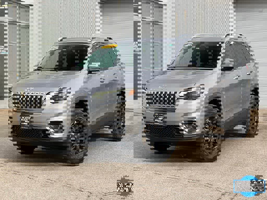 Used 2019 Jeep Cherokee Latitude w/ Cold Weather Group