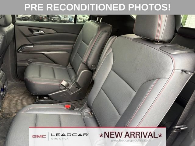 Used 2025 Chevrolet Traverse Z71 w/ LPO, Floor Liner Package AWD/4WD image 21
