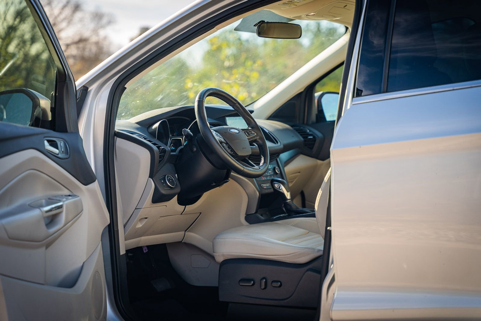 Used 2019 Ford Escape SEL image 17