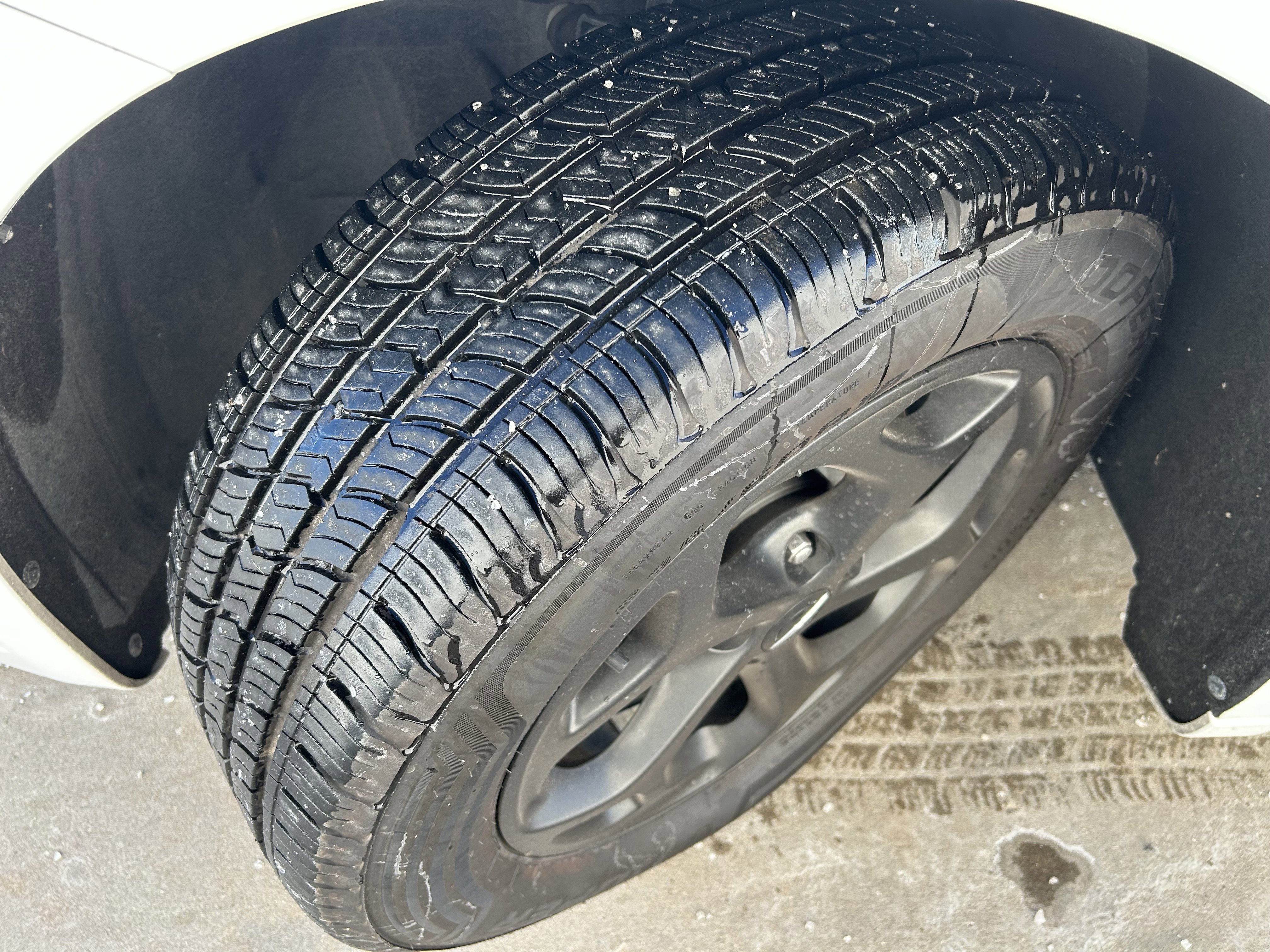 Used 2024 Chrysler Pacifica Limited image 10