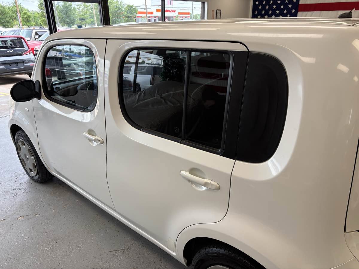 Used 2013 Nissan Cube 1.8 S w/ Interior Designer Pkg FWD image 11