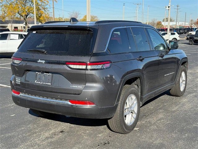 Used 2025 Jeep Grand Cherokee Laredo X image 3