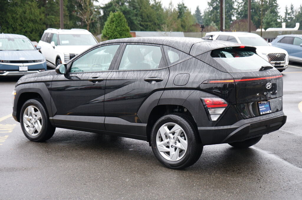 Used 2024 Hyundai Kona SE image 6