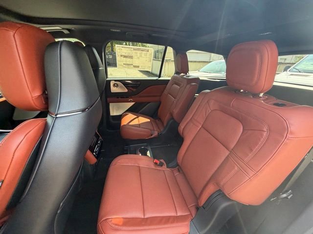 New 2025 Lincoln Aviator Reserve w/ Luxury Package image 14