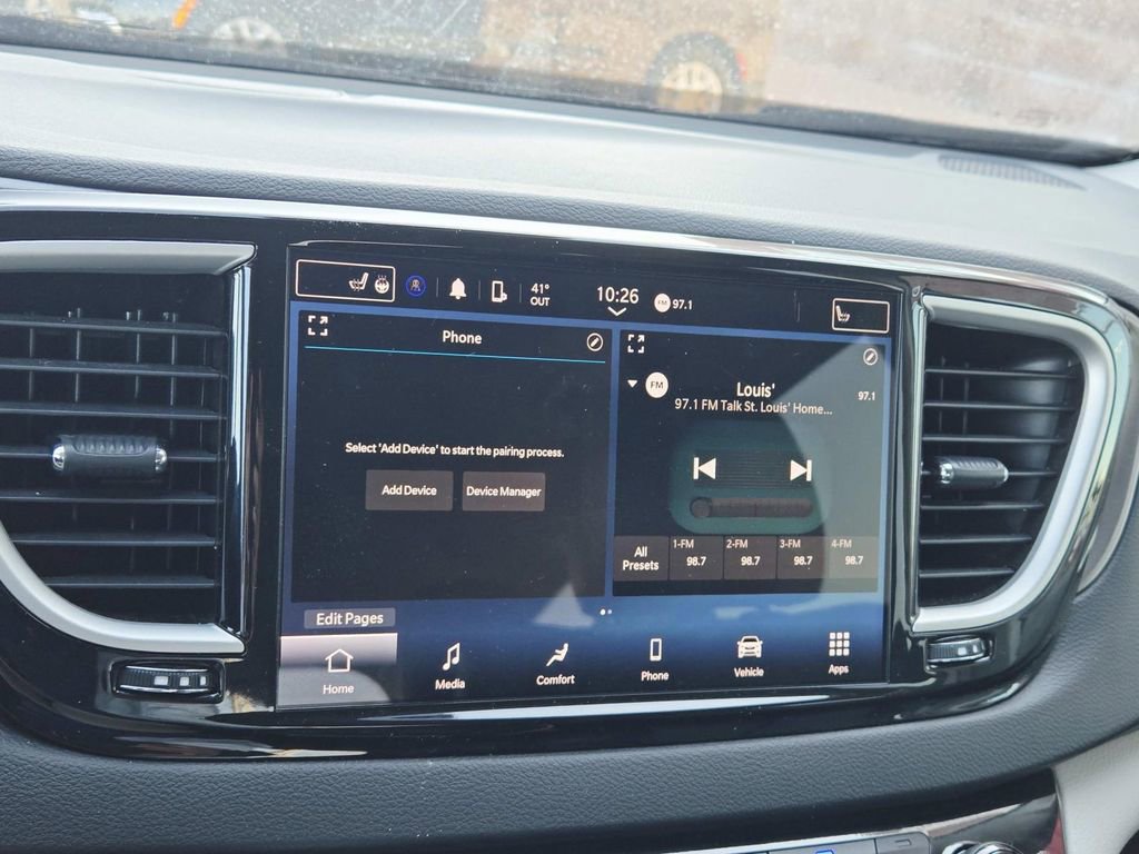 Used 2024 Chrysler Pacifica Touring-L image 26