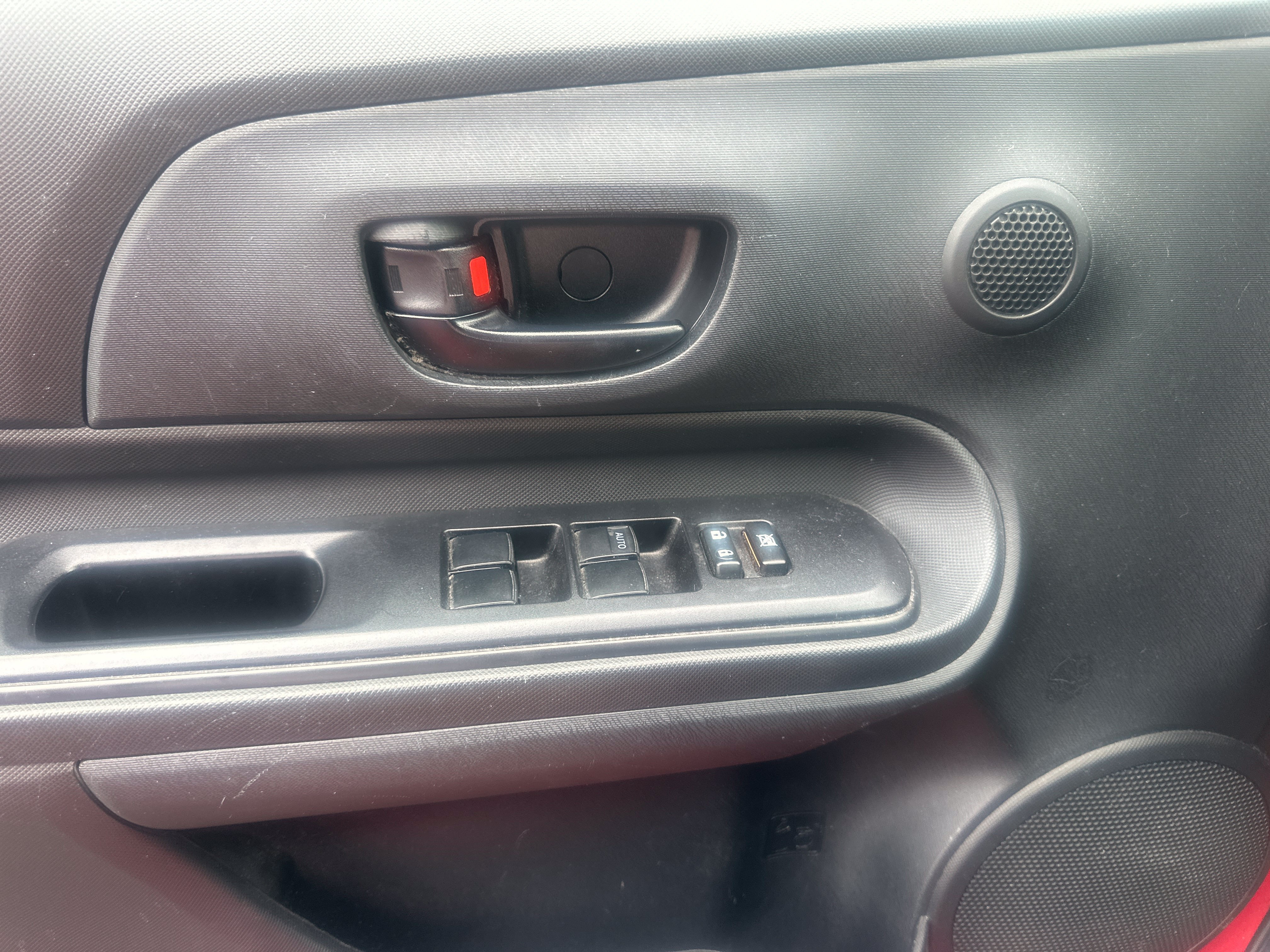 Used 2017 Toyota Prius C One FWD image 3