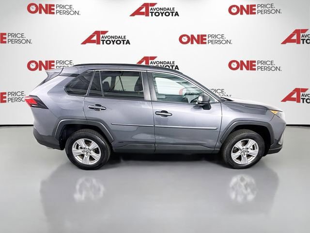 Used 2022 Toyota RAV4 LE AWD/4WD image 8