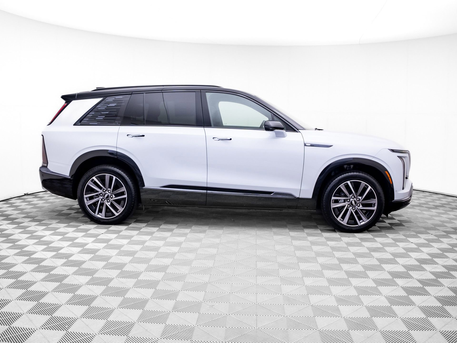 New 2026 Cadillac Vistiq Sport w/ LPO, Floor Liner Package AWD/4WD image 7