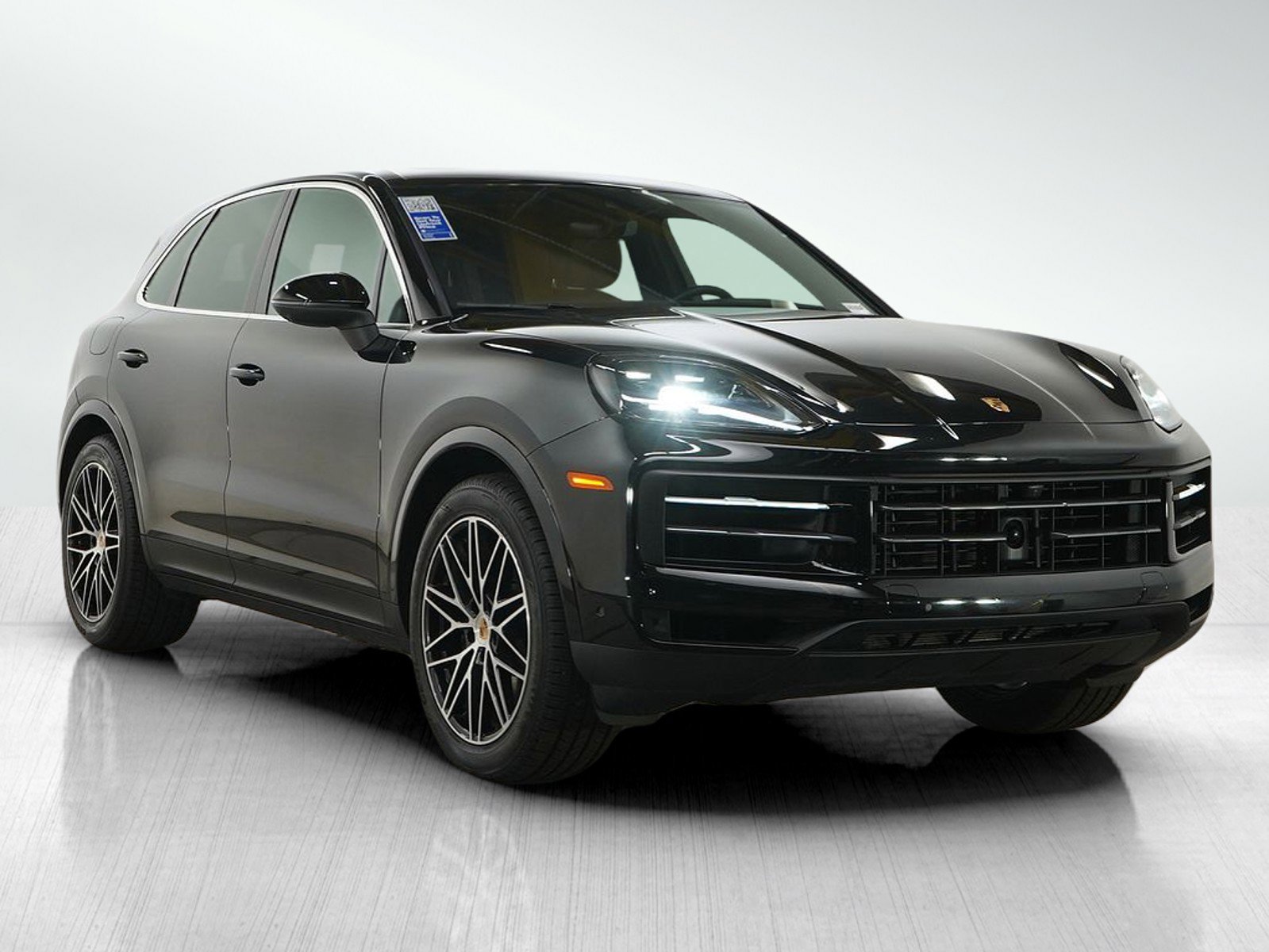Used 2025 Porsche Cayenne AWD/4WD image 7