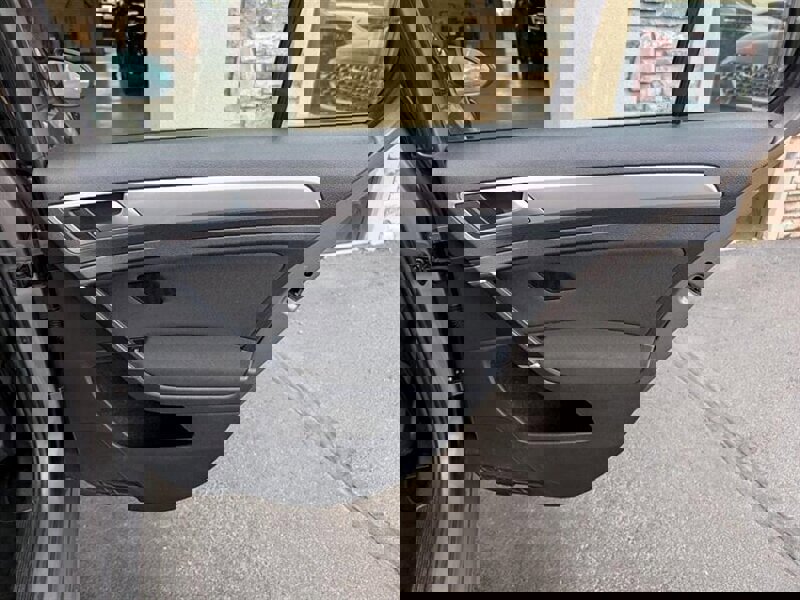 Used 2015 Volkswagen e-Golf Limited Edition image 26