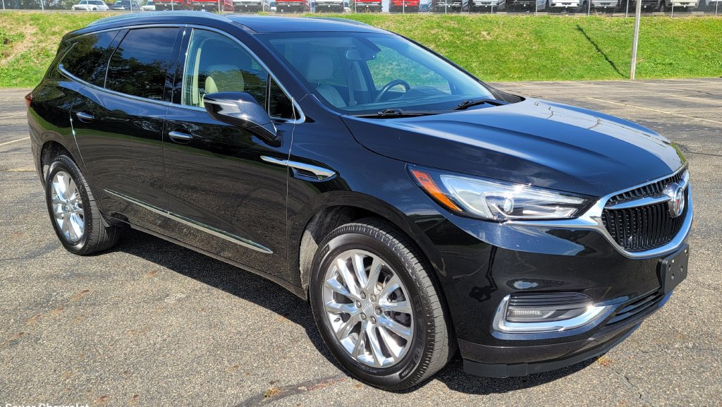 Used 2021 Buick Enclave Essence w/ Sound and Sites Package AWD/4WD image 2