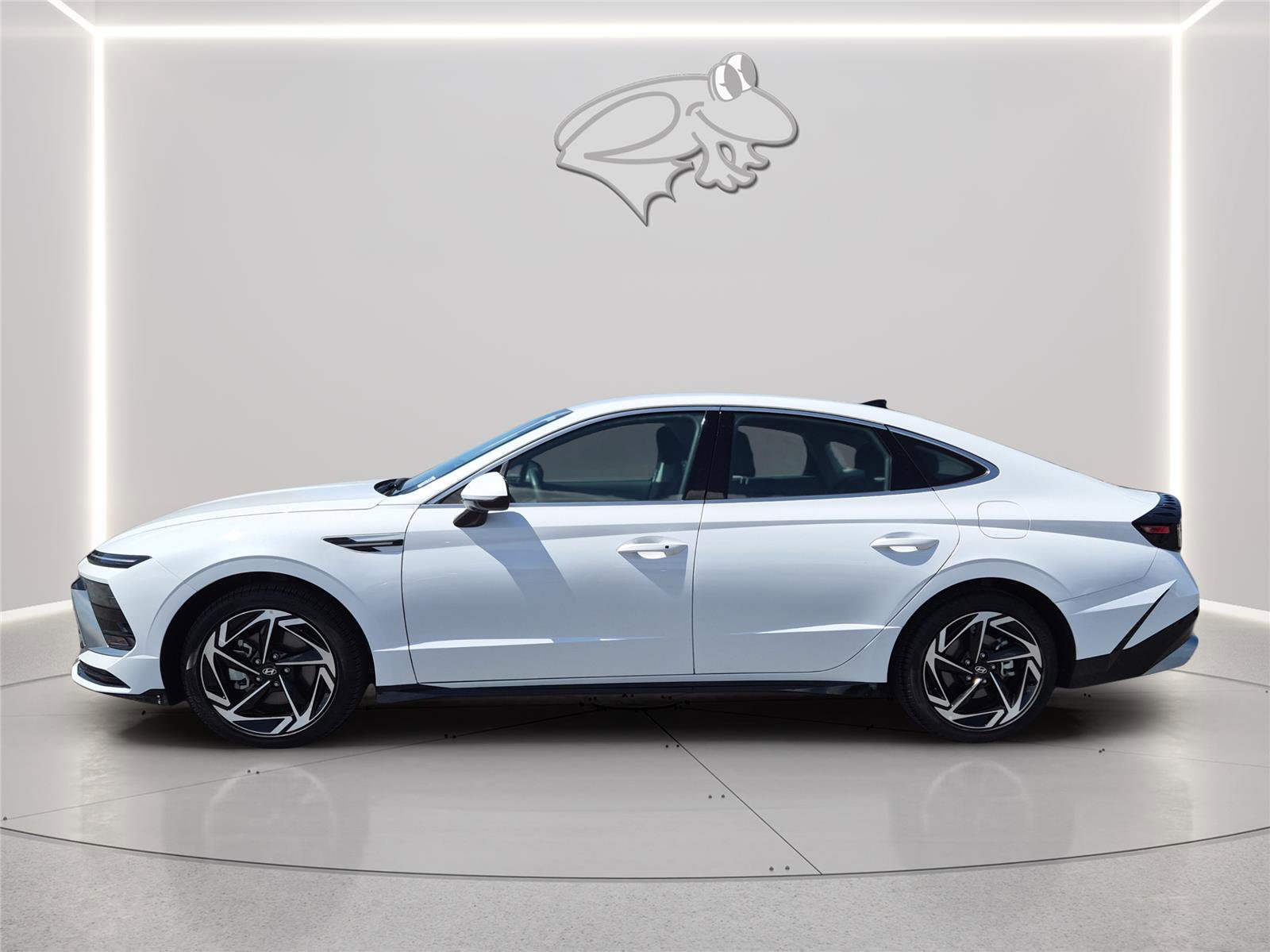 Used 2026 Hyundai Sonata SEL FWD image 2