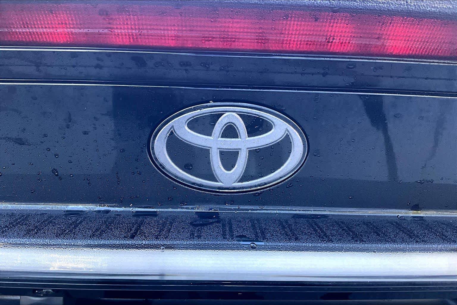 Certified 2026 Toyota Prius Plug-In Hybrid FWD image 31
