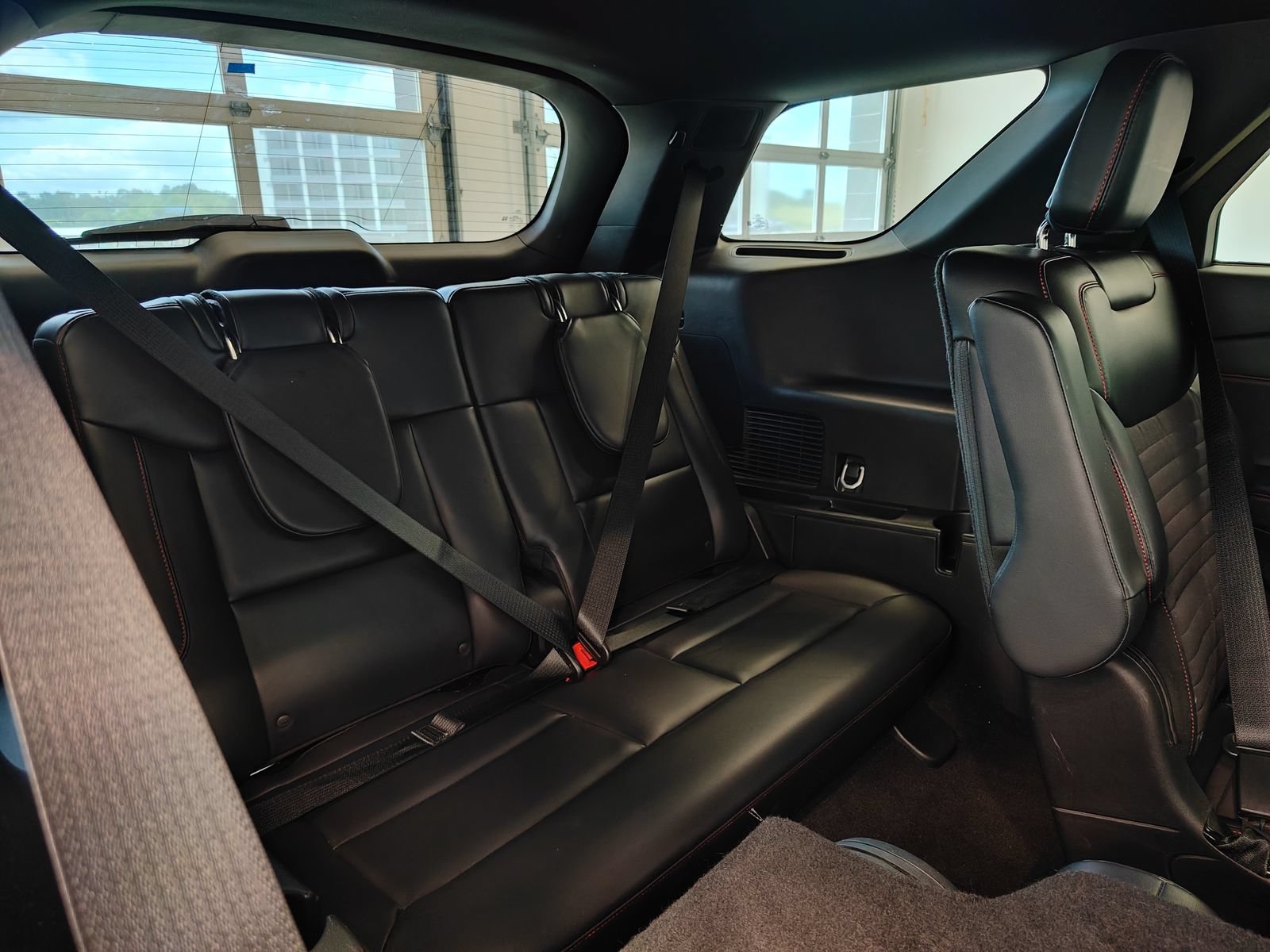 Used 2025 Ford Explorer ST-Line AWD/4WD image 18