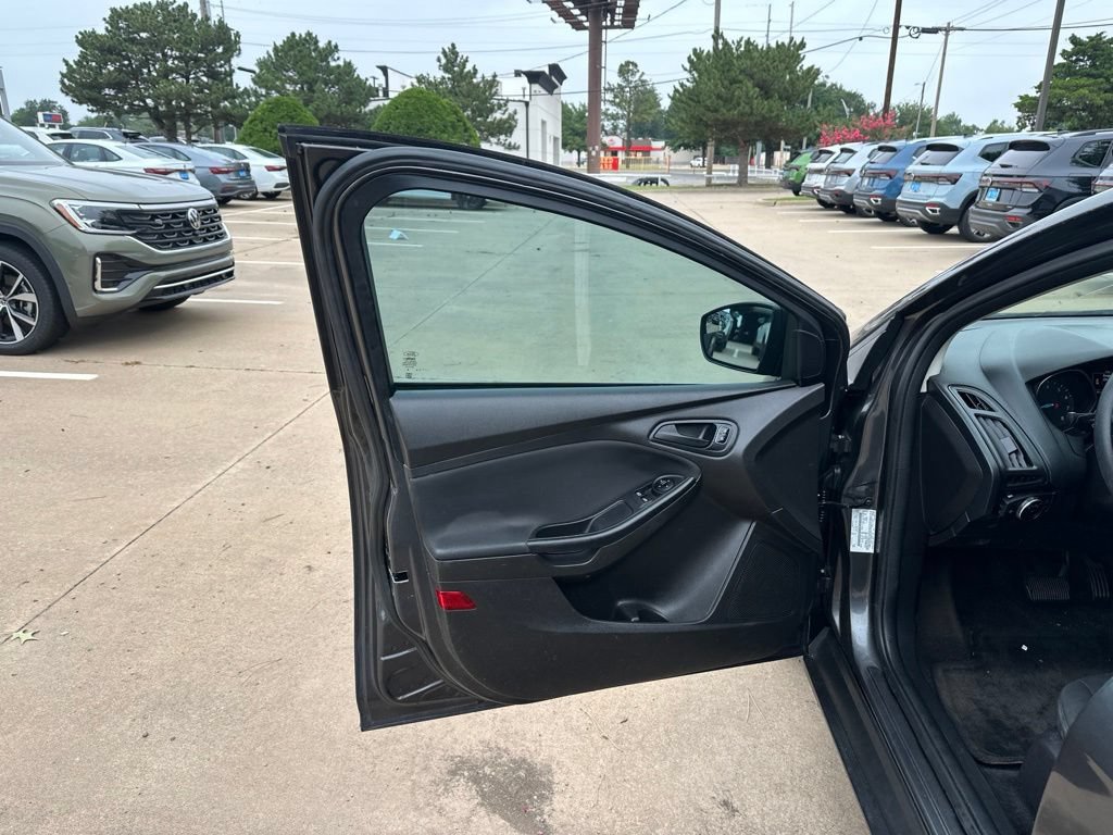 Used 2016 Ford Focus S FWD image 9