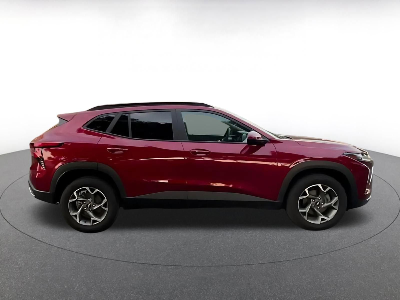 Used 2025 Chevrolet Trax LT w/ LT Convenience Package FWD image 16