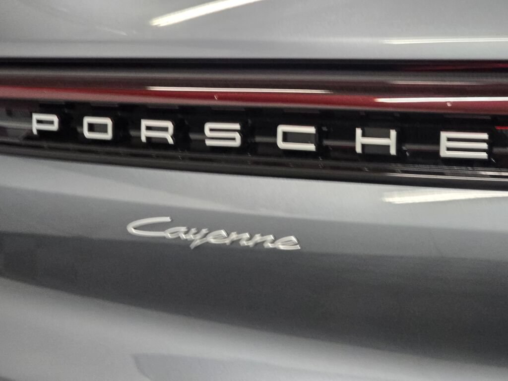 New 2026 Porsche Cayenne AWD/4WD image 33