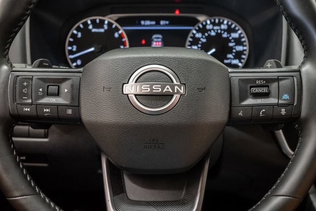 Used 2025 Nissan Rogue SV FWD image 12