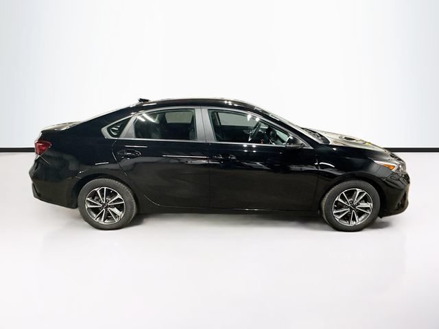 Used 2023 Kia Forte LXS w/ LXS Technology Package FWD image 8