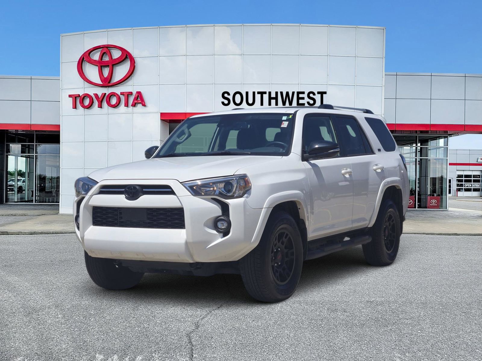 Used 2024 Toyota 4Runner SR5 RWD video 3