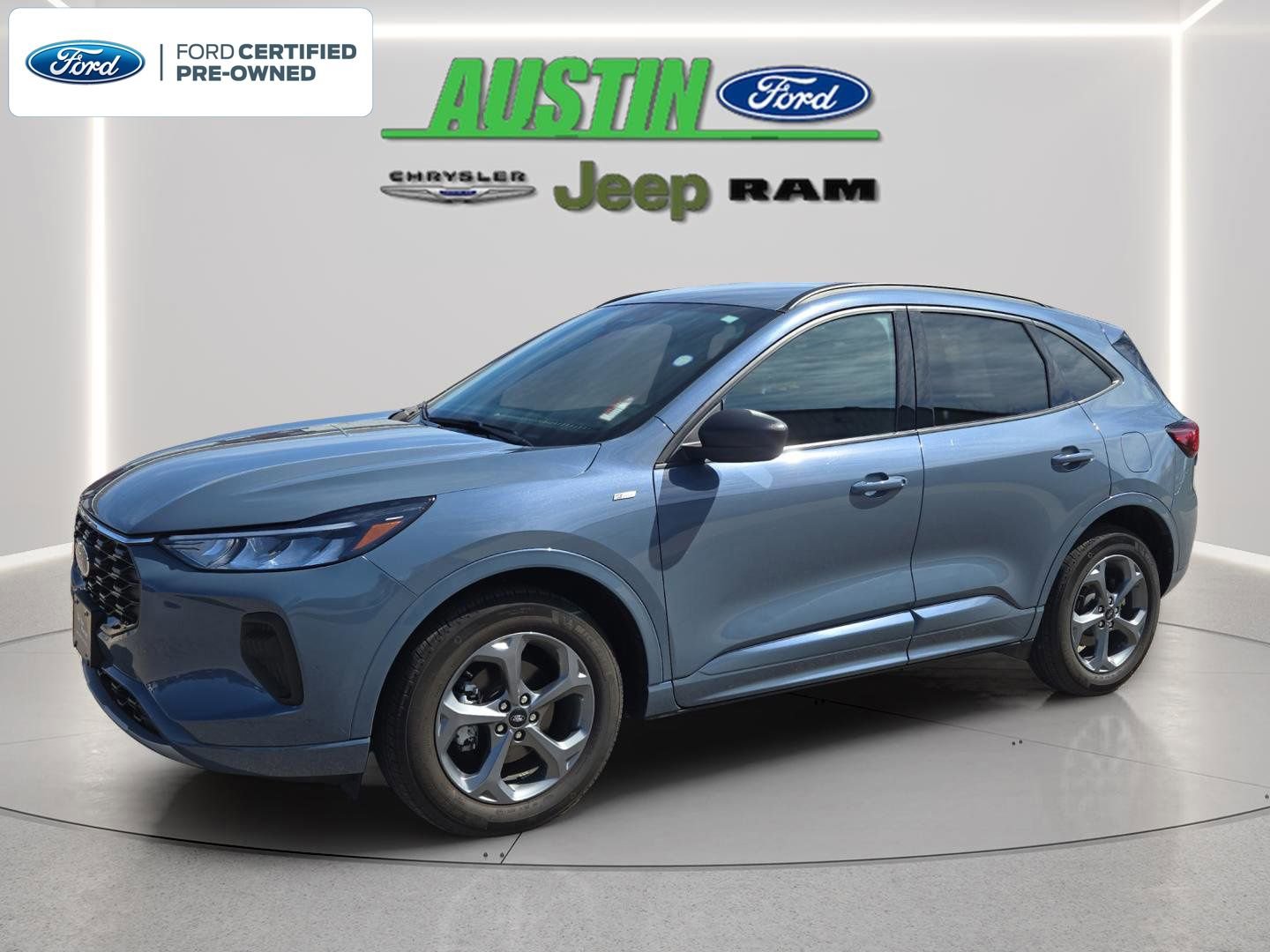 Certified 2023 Ford Escape ST-Line w/ Tech Pack #1 AWD/4WD image 9