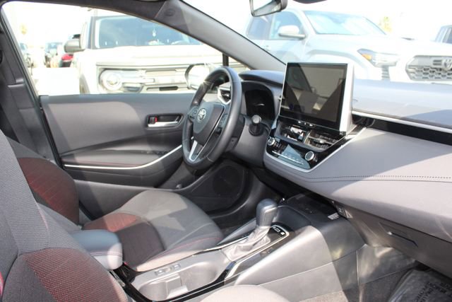 Used 2025 Toyota Corolla SE w/ SE Premium Package image 5