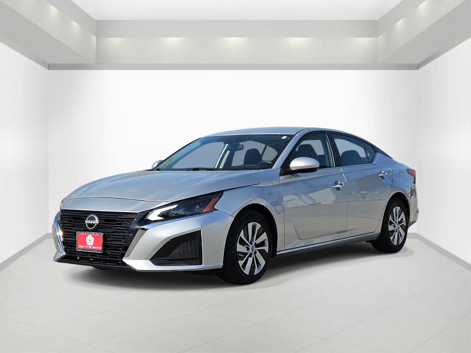 Used 2023 Nissan Altima 2.5 S image 3