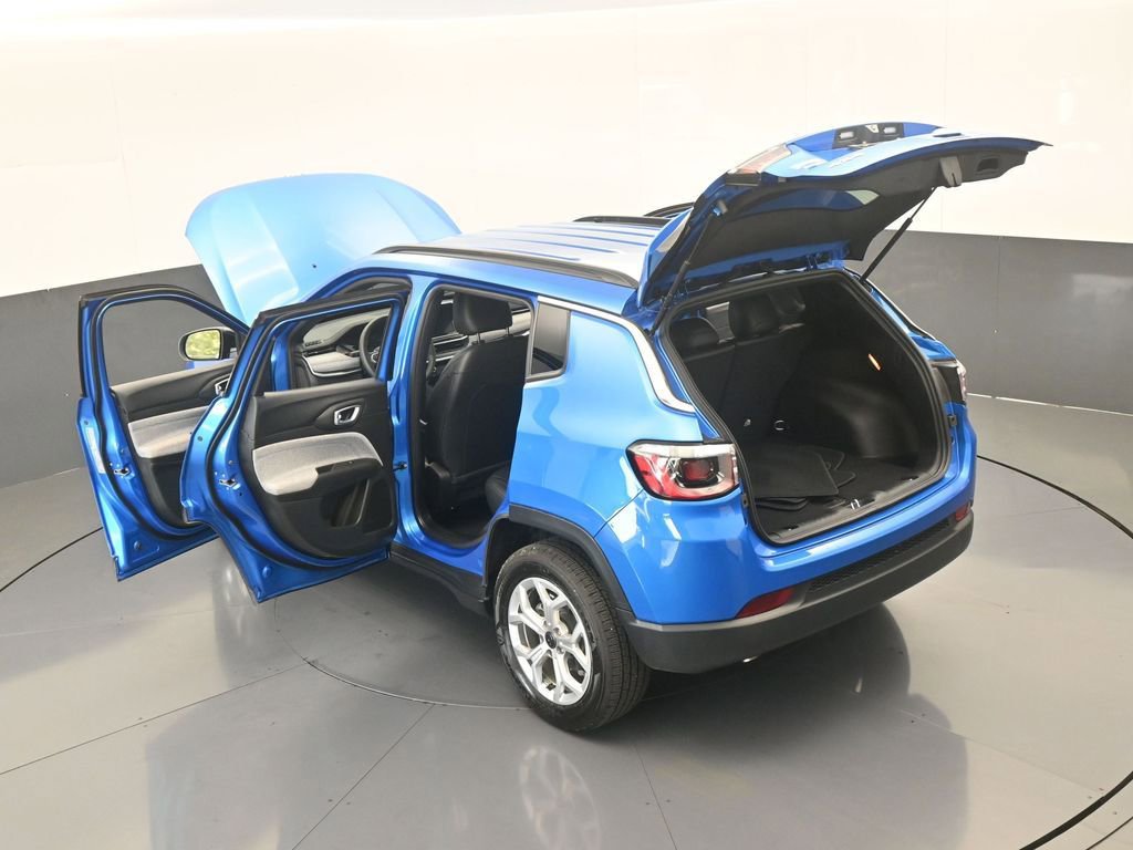 Used 2025 Jeep Compass Latitude AWD/4WD image 67