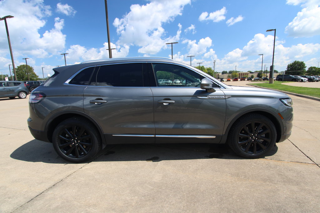 Used 2023 Lincoln Nautilus Reserve w/ Equipment Group 201A AWD/4WD image 4