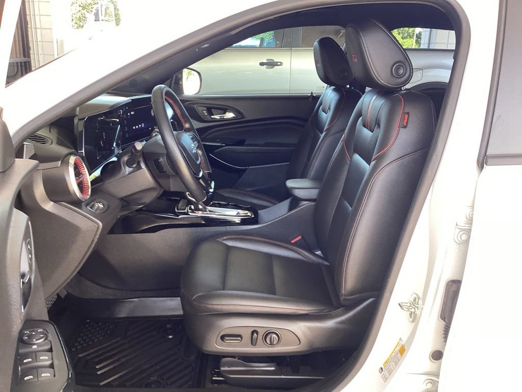 Used 2026 Chevrolet Trax RS FWD image 29