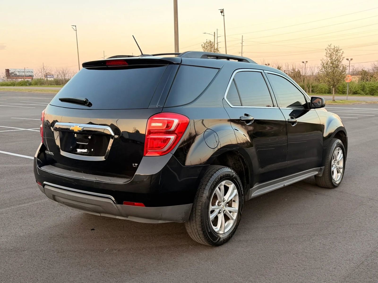 Used 2017 Chevrolet Equinox LT w/ Convenience Package FWD image 5