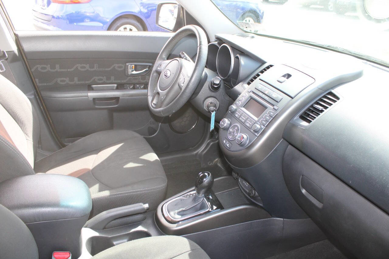 Used 2012 Kia Soul + image 12