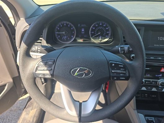 Used 2020 Hyundai Elantra SE FWD image 12