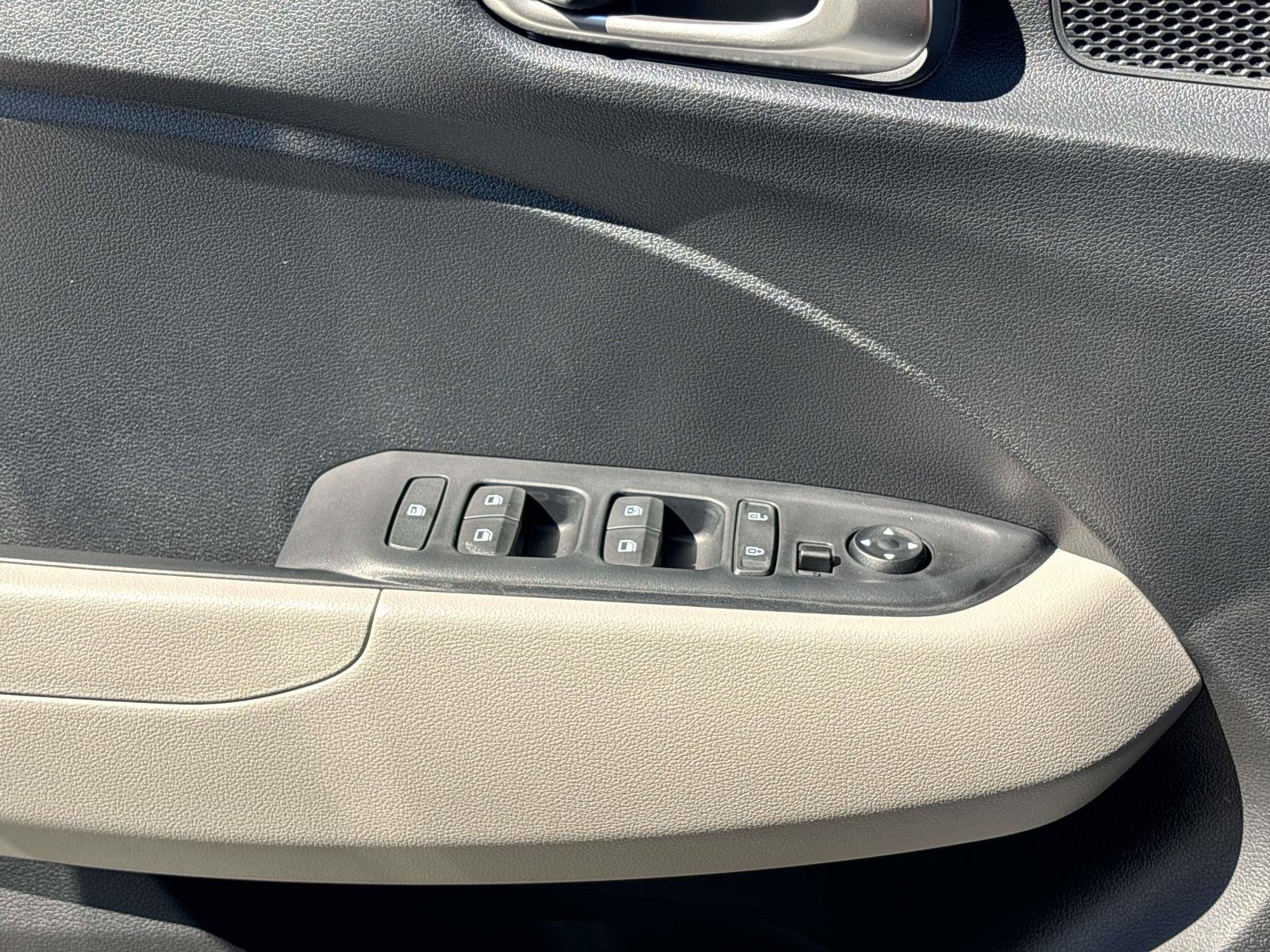 New 2026 Hyundai Venue SEL FWD image 9