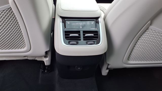 New 2026 Volvo XC90 B6 Ultra w/ Protection Package image 16