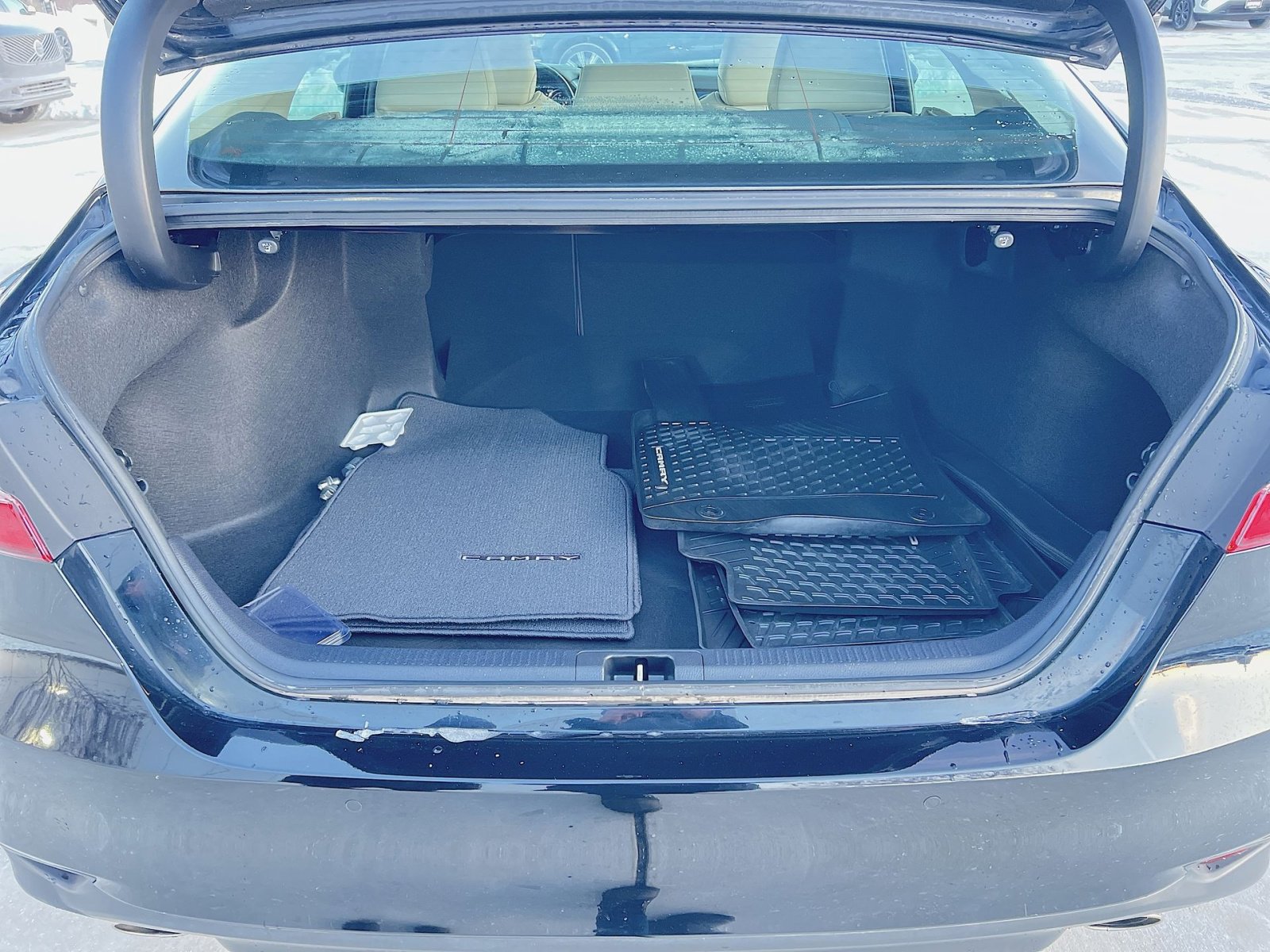 Used 2020 Toyota Camry XLE image 26