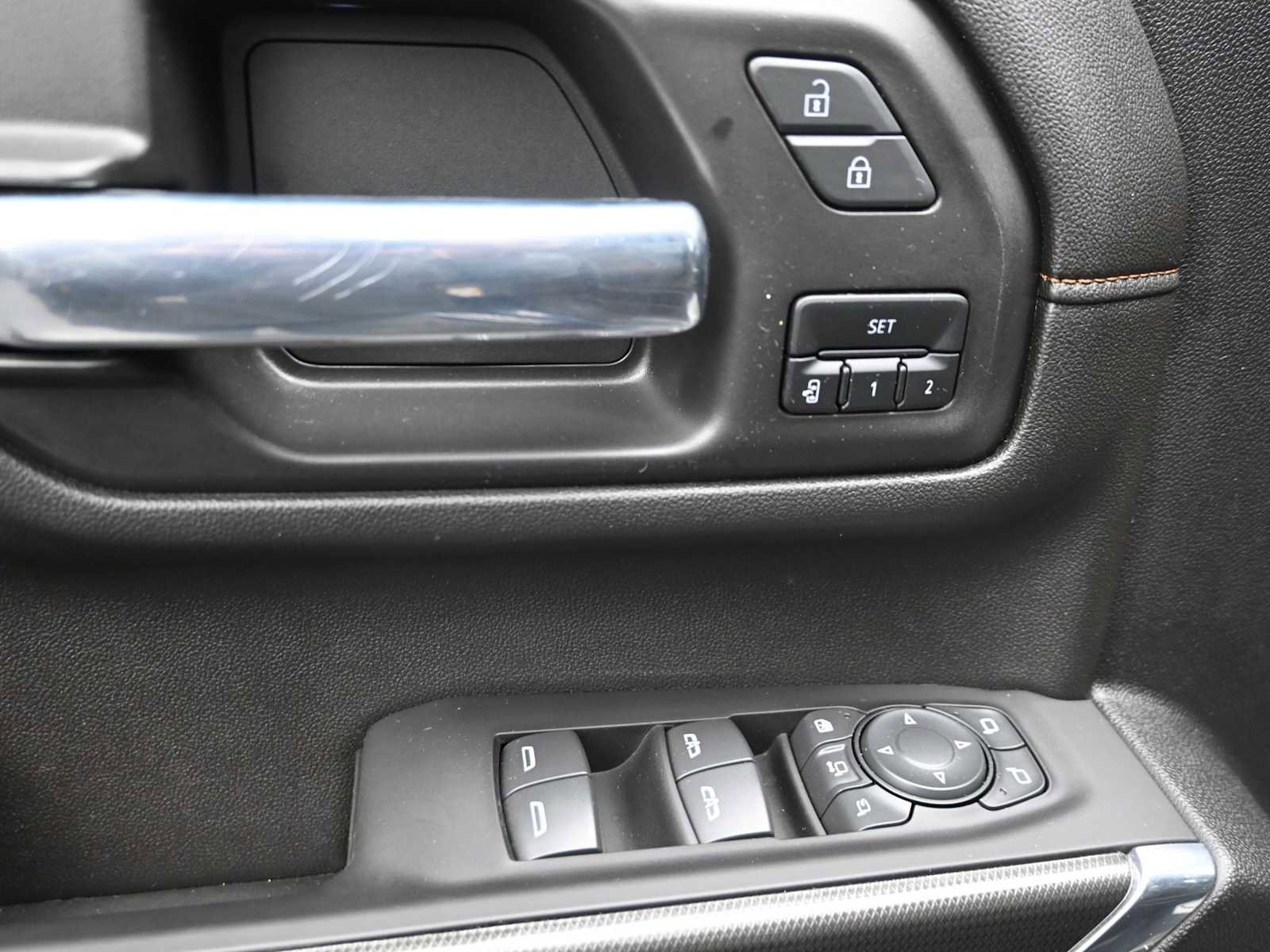 Used 2022 GMC Sierra 2500 AT4 w/ AT4 Preferred Package image 8