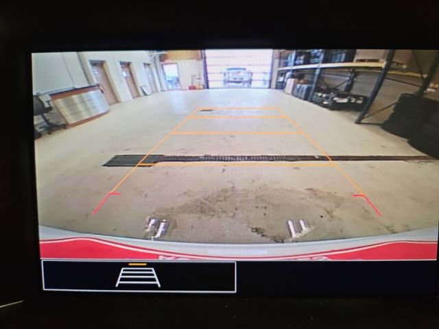 Used 2023 GMC Terrain SLE w/ Driver Convenience Package image 19