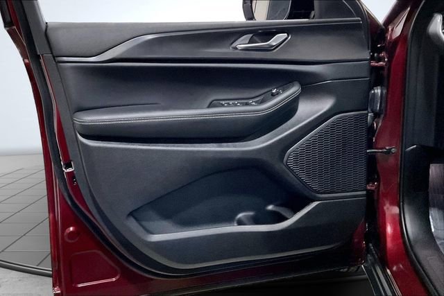 Used 2025 Jeep Grand Cherokee Altitude image 23