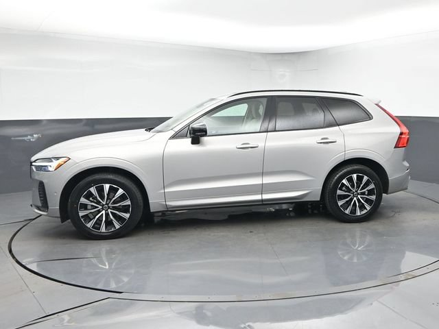 Used 2024 Volvo XC60 B5 Plus AWD/4WD image 4