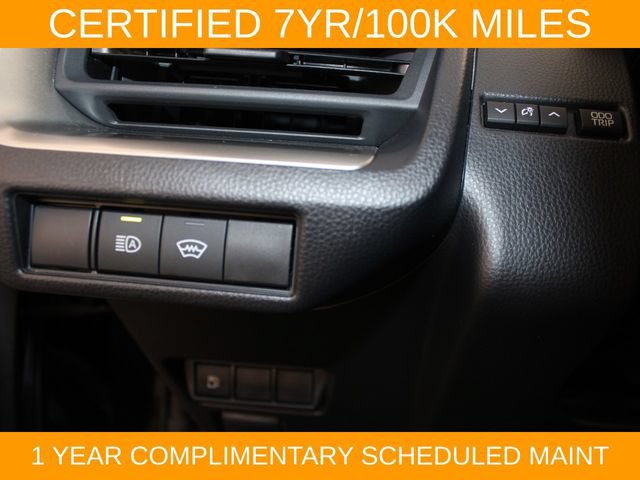 Used 2025 Toyota Prius LE FWD image 19