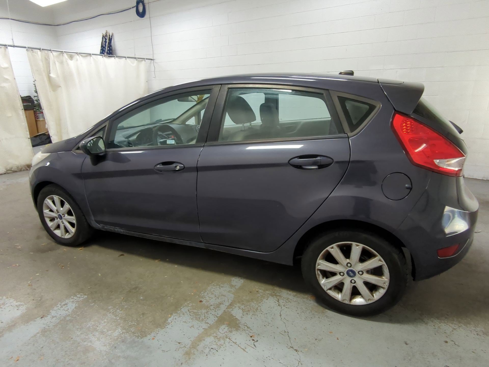 Used 2012 Ford Fiesta SE image 9