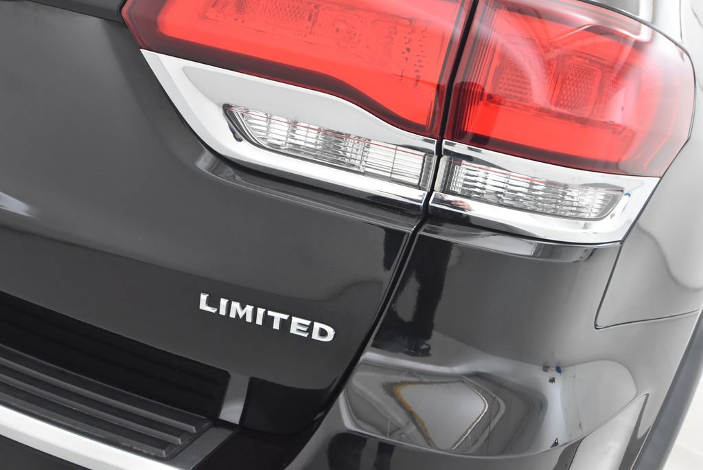 Used 2020 Jeep Grand Cherokee Limited w/ Premium Lighting Group AWD/4WD image 38
