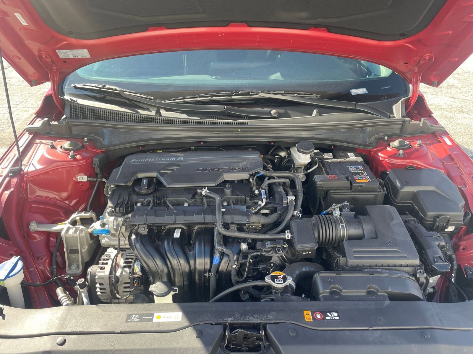 Used 2025 Hyundai Elantra SEL image 31