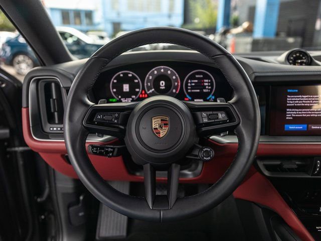 Certified 2025 Porsche Cayenne Coupe image 6