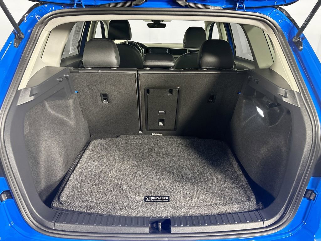 Certified 2025 Volkswagen Taos SE image 21