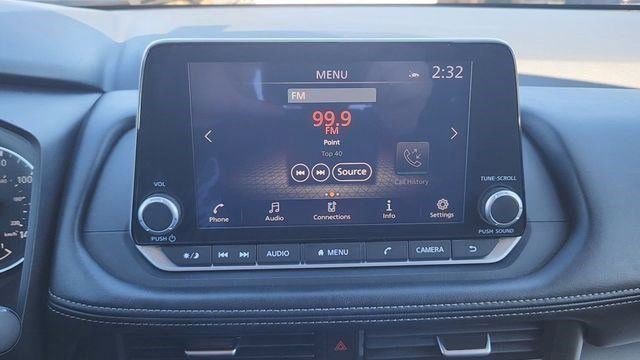 Used 2025 Nissan Rogue SV image 14