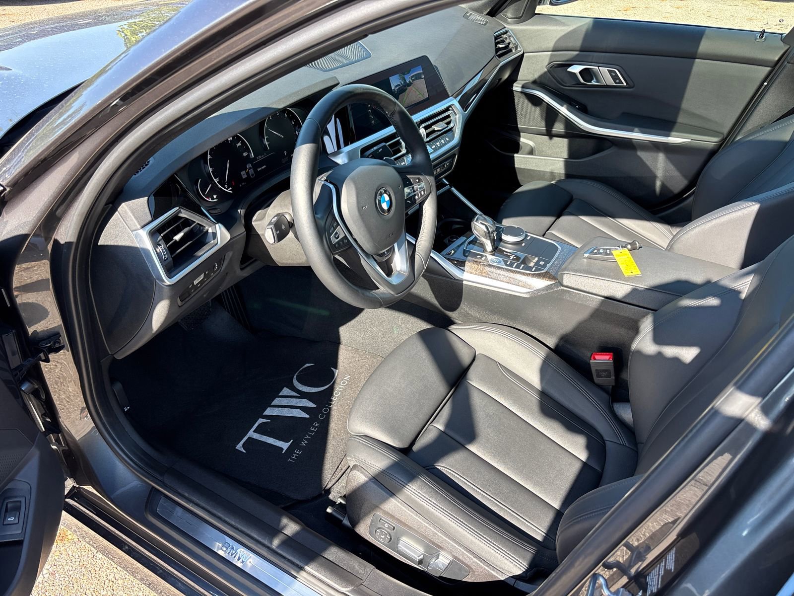Used 2020 BMW 330i xDrive Sedan w/ Convenience Package AWD/4WD image 24
